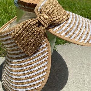 Beach/Garden Hat! ☀️👒 Rolls up for great storing.